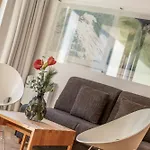 Liebe Sonne 4s Hotel